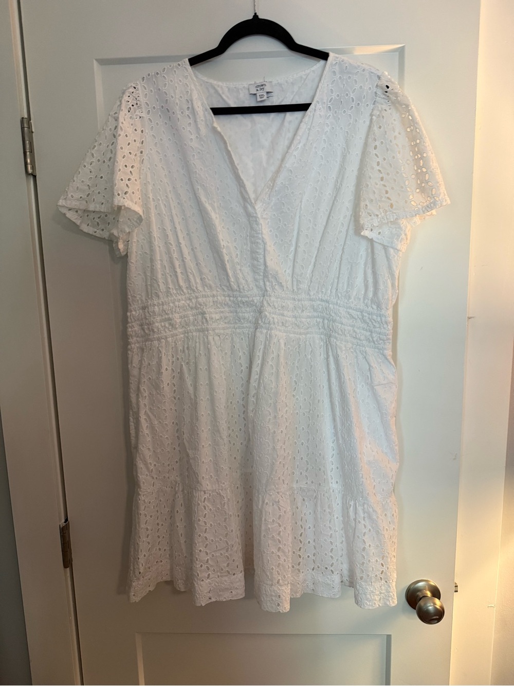 Crown & Ivy XXL White Eyelet Dress Flutter Sleeve V Neck Tiered Summer